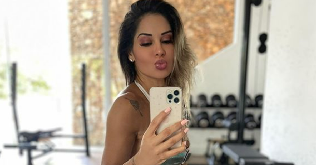 Maíra Cardi surge com cintura extremamente fina e vira alvo de críticas: “Photoshop”