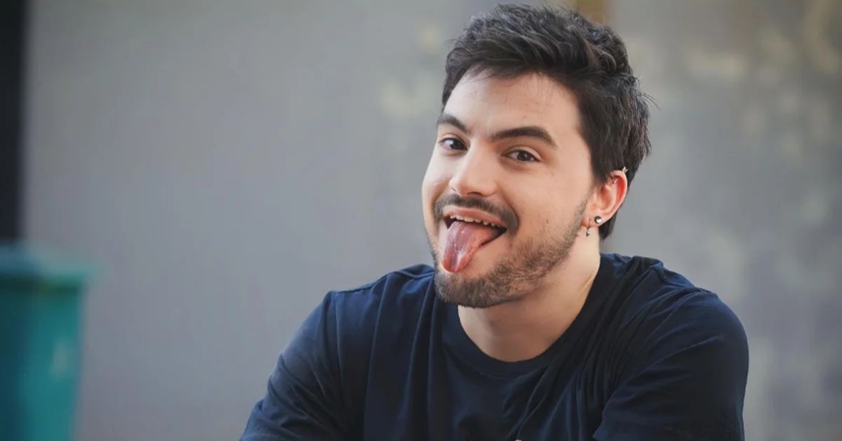 No Dia dos Pais, Felipe Neto faz post misterioso com emoji de mulher grávida e precisa se explicar