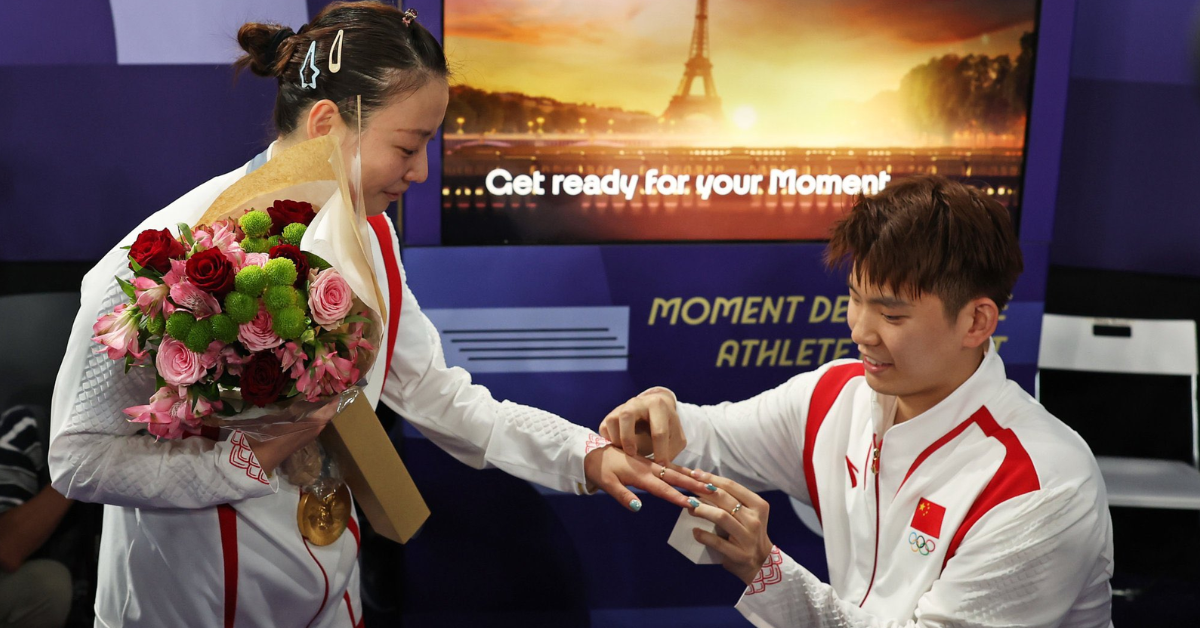 Liu Yuchen pediu a mão em casamento da campeã olímpica Huang Ya Qiong — Foto: Reprodução/X