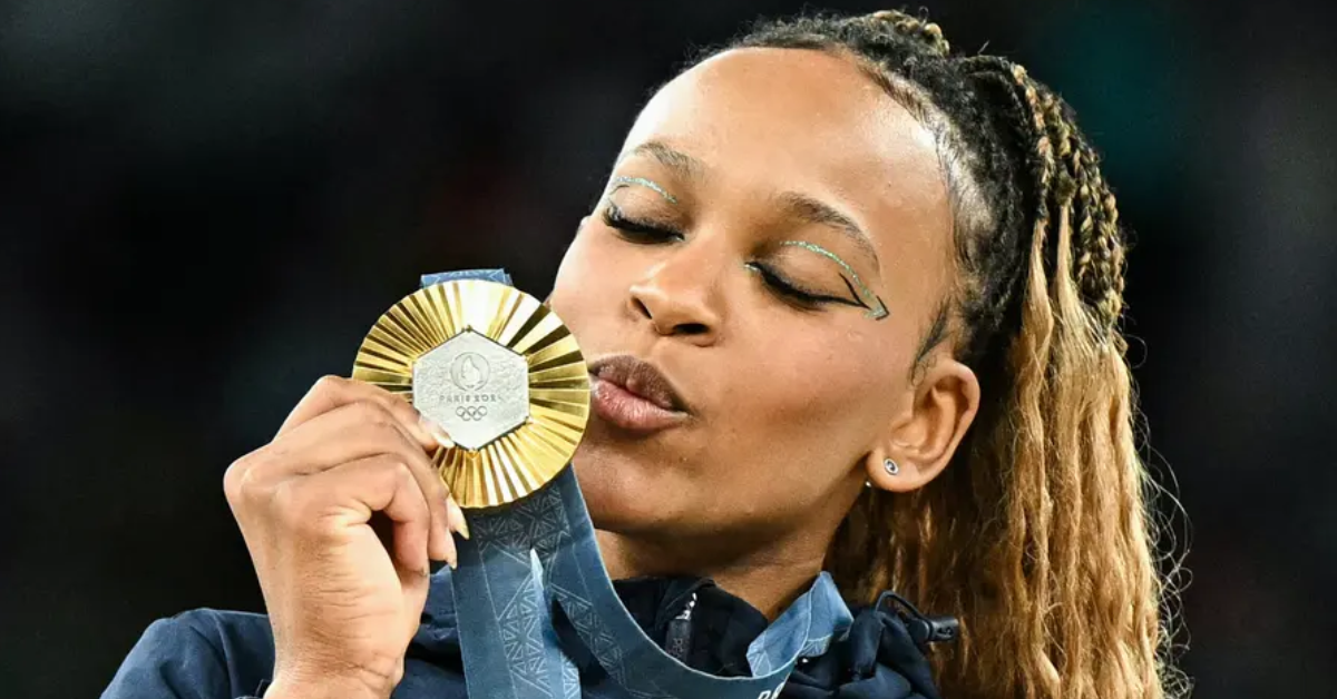 Em Paris, Rebeca Andrade conquistou quatro medalhas (Foto: Gabriel BOUYS/AFP)