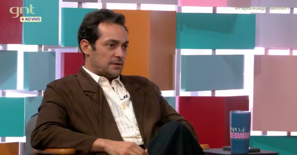 Edu Sterblitch revela que dono da RedeTV pediu sua demissão após incidente em jantar com Hebe Camargo — Foto: GNT