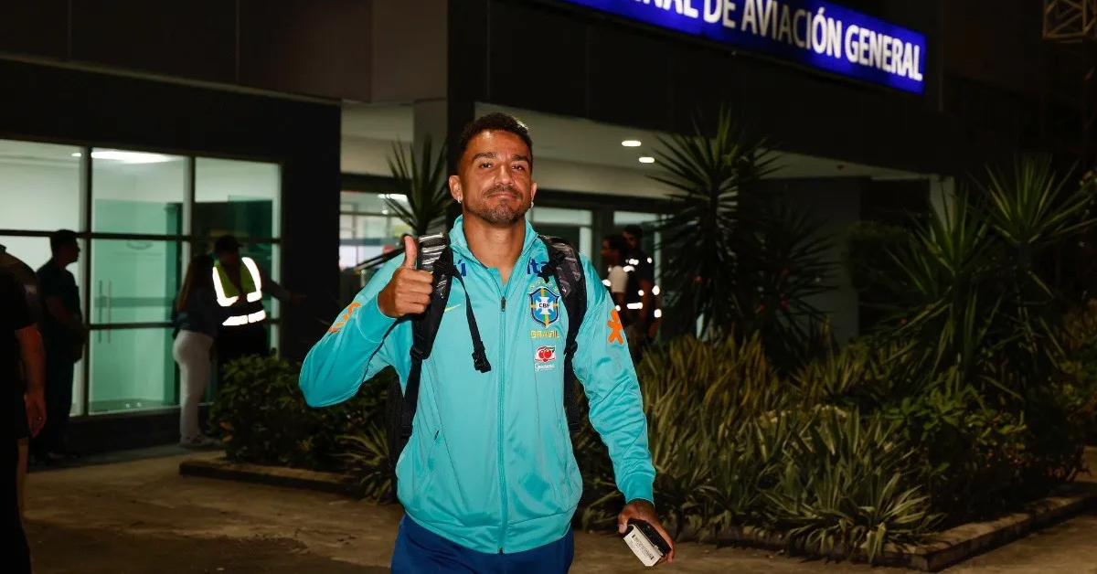Danilo foi convocado por Carlo Ancetotti na Seleção Brasileira - Foto: CBF