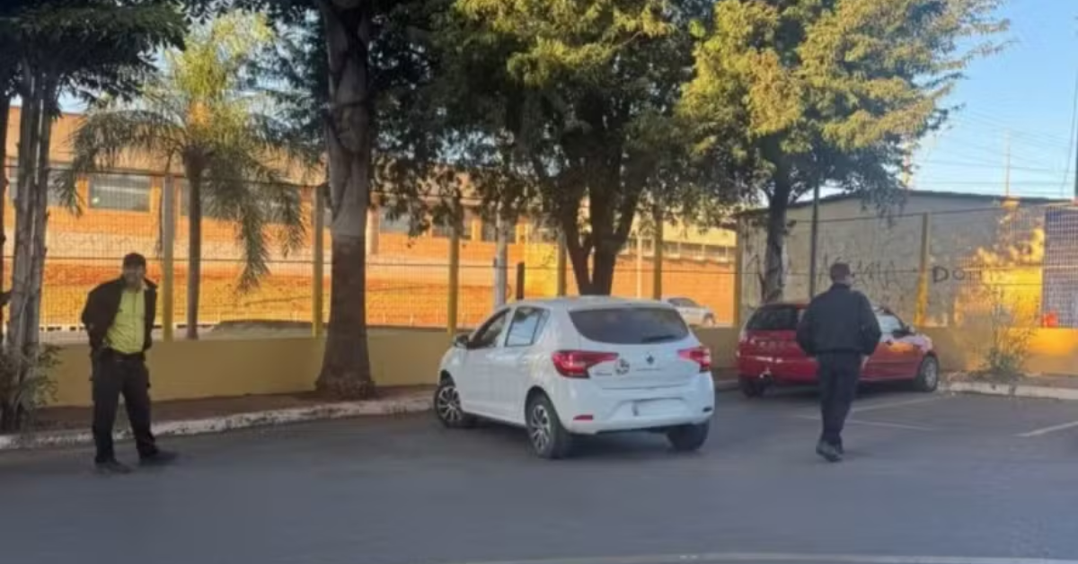 Sem habilitação, mulher chega dirigindo para fazer prova teórica do Detran-DF — Foto: Divulgação/ Detran - DF